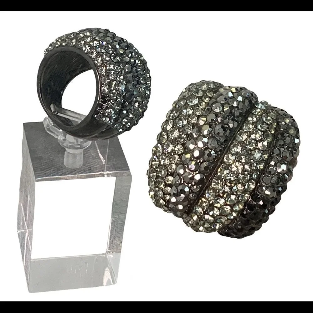 Beautiful 4 row silver charcoal gray rhinestone clustered costume jewellery ring